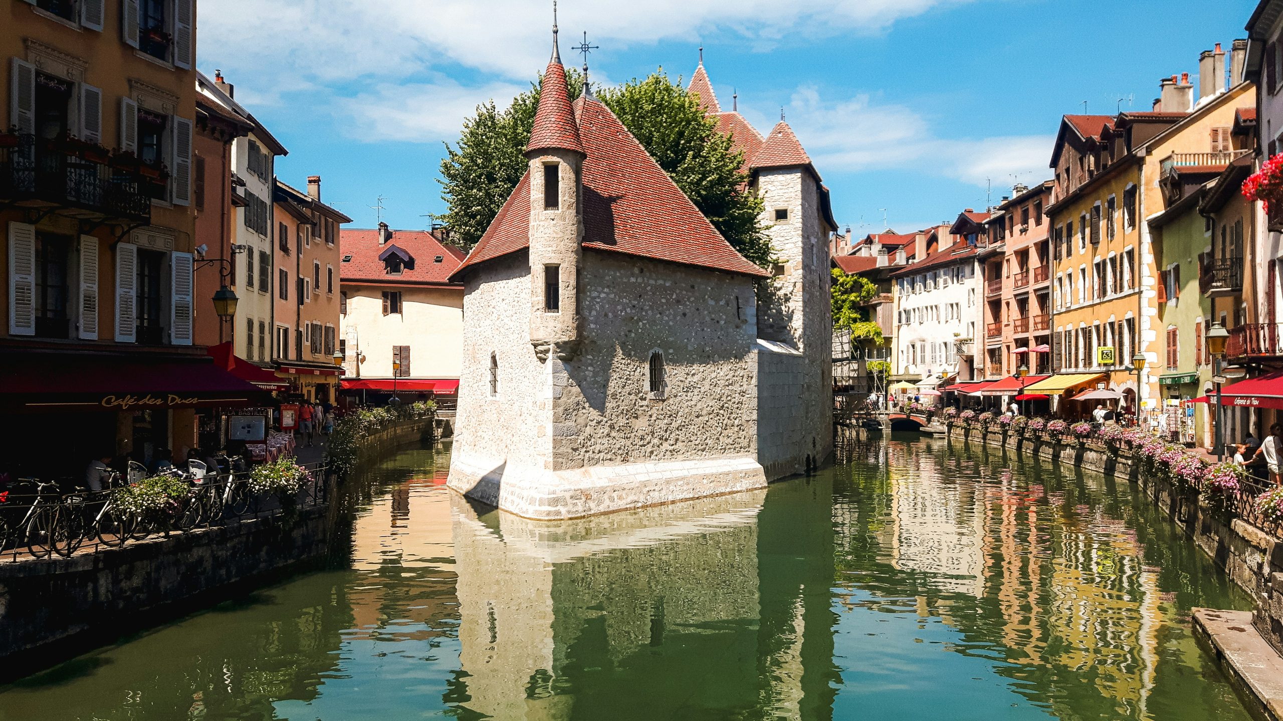 Annecy travel guide