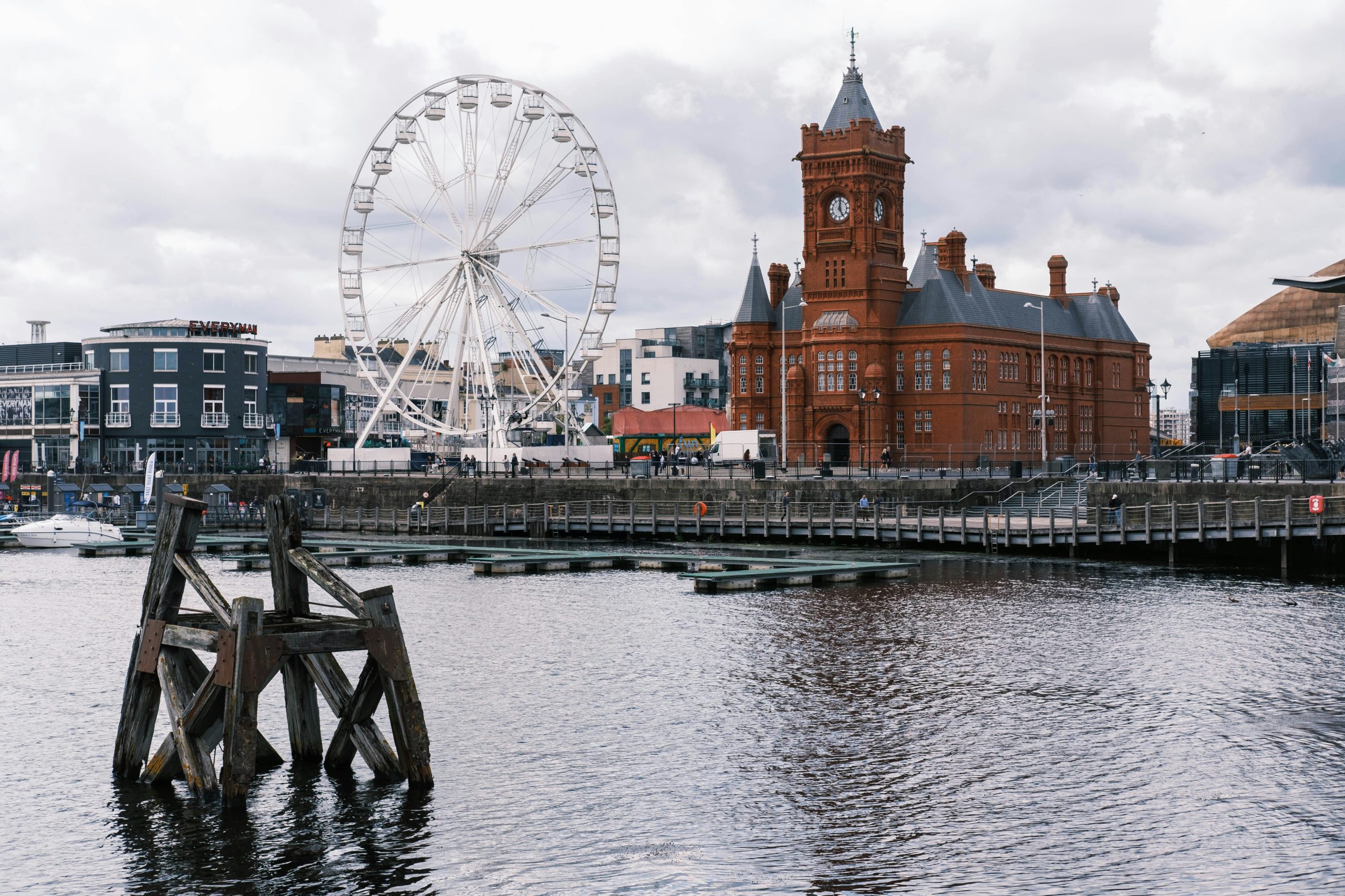 Cardiff travel guide
